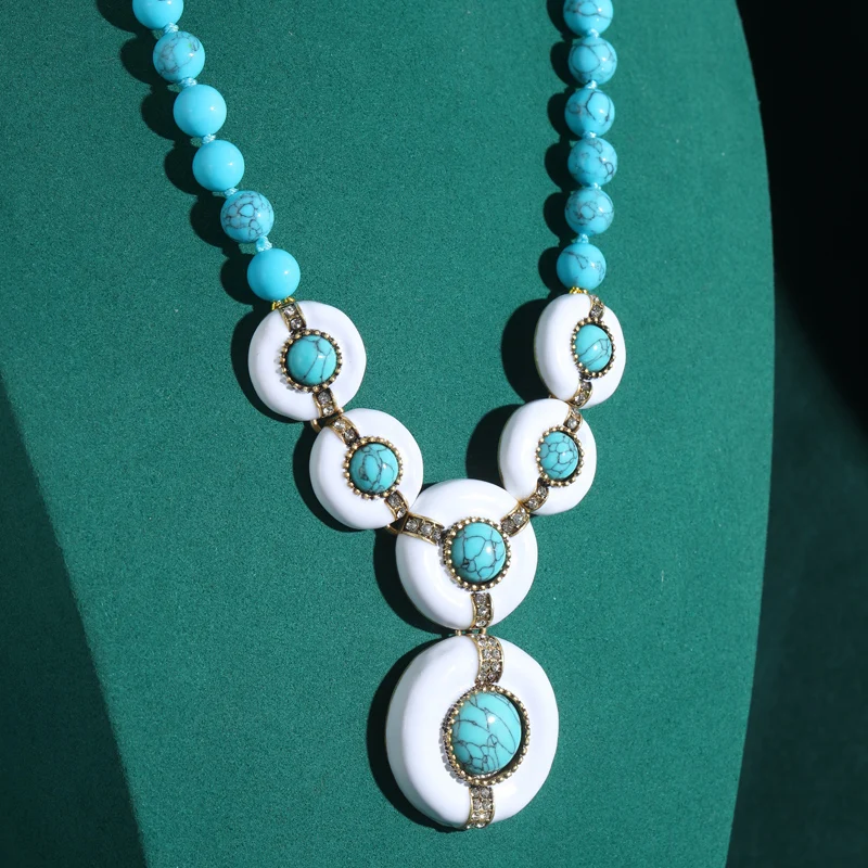 Vintage Beaded Turquoise Necklace Bohemian Jewelry Woman Round White Glass Stone Chain Gold Color Accessories Luxury Designer
Vintage Beaded Turquoise Necklace Bohemian Jewelry Woman Round White Glass Stone Chain Gold Color Accessories Luxury Designer