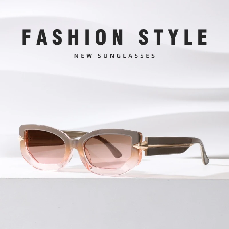 Fashion Arrow Designer Gradient Sunglasses for Men Women Retro Unisex Minimalist Temperament Fashion Glasses UV400 gafas de sol
Fashion Arrow Designer Gradient Sunglasses for Men Women Retro Unisex Minimalist Temperament Fashion Glasses UV400 gafas de sol