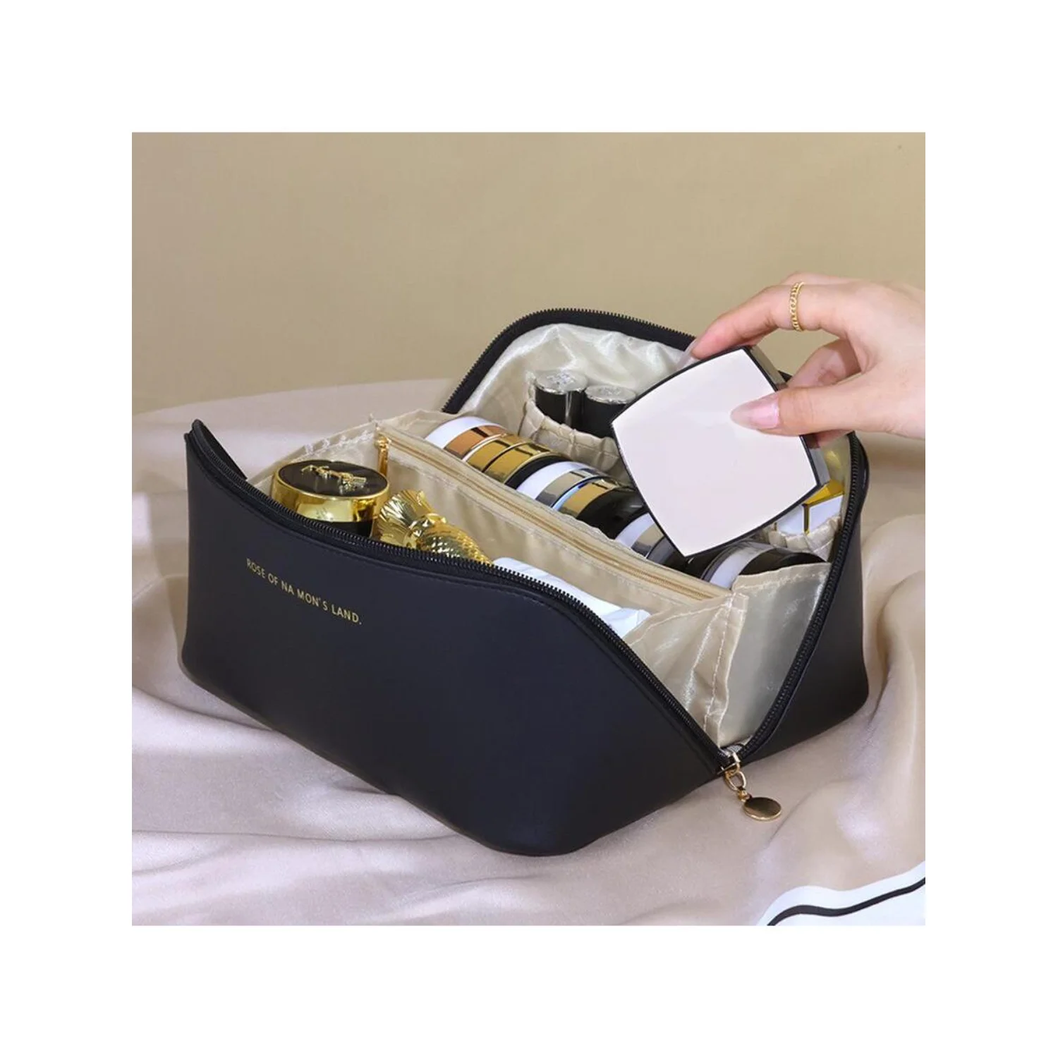 Cloud Pillow Cosmetic Bag,1Pc Beige Letter Graphic Zipper Design Makeup Bag Reusable Cosmetic Bag,Makeup Bag Makeup Pouch Skinca
Cloud Pillow Cosmetic Bag,1Pc Beige Letter Graphic Zipper Design Makeup Bag Reusable Cosmetic Bag,Makeup Bag Makeup Pouch Skinca