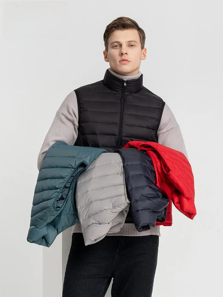 Мужской повседневный пуховый жилет Snow Flng 2026 осенней коллекции с воротником-стойкой, из нейлоновой ткани, с наполнителем из пуха, молодежный, стильный, энергичный.
Мужской повседневный пуховый жилет Snow Flng 2026 осенней коллекции с воротником-стойкой, из нейлоновой ткани, с наполнителем из пуха, молодежный, стильный, энергичный.