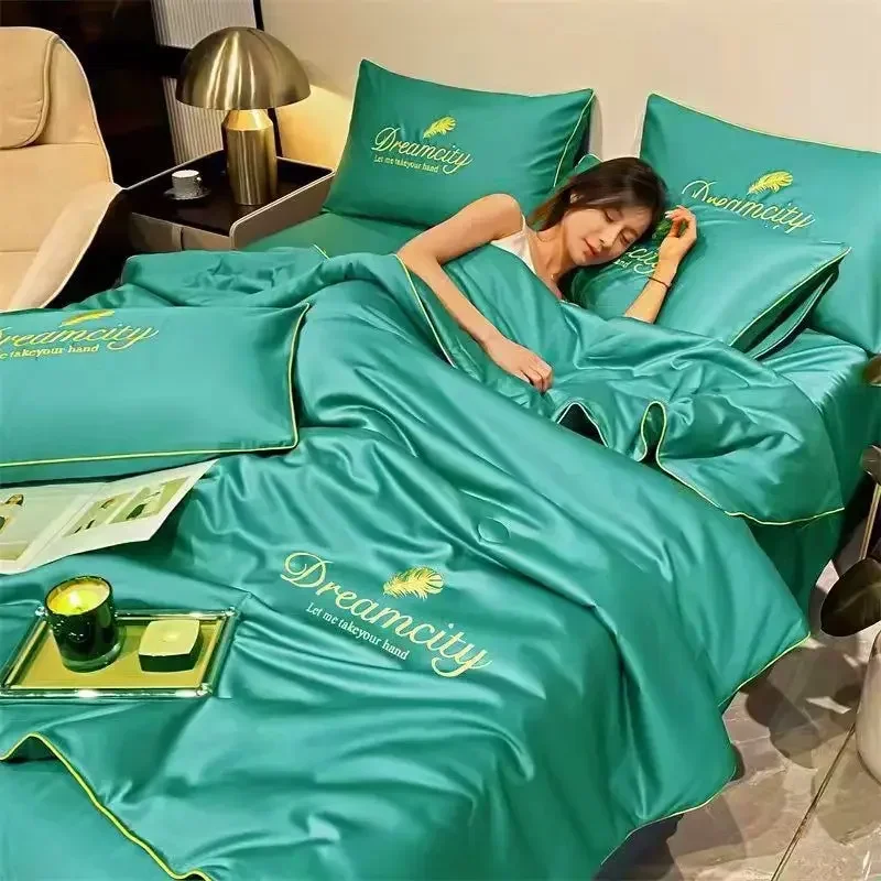 4 pcs/set Summer Simple Ice Silk Quilt Comforter Paired Duvet Cover Bed sheets and pillowcases set 150*200cm
4 pcs/set Summer Simple Ice Silk Quilt Comforter Paired Duvet Cover Bed sheets and pillowcases set 150*200cm