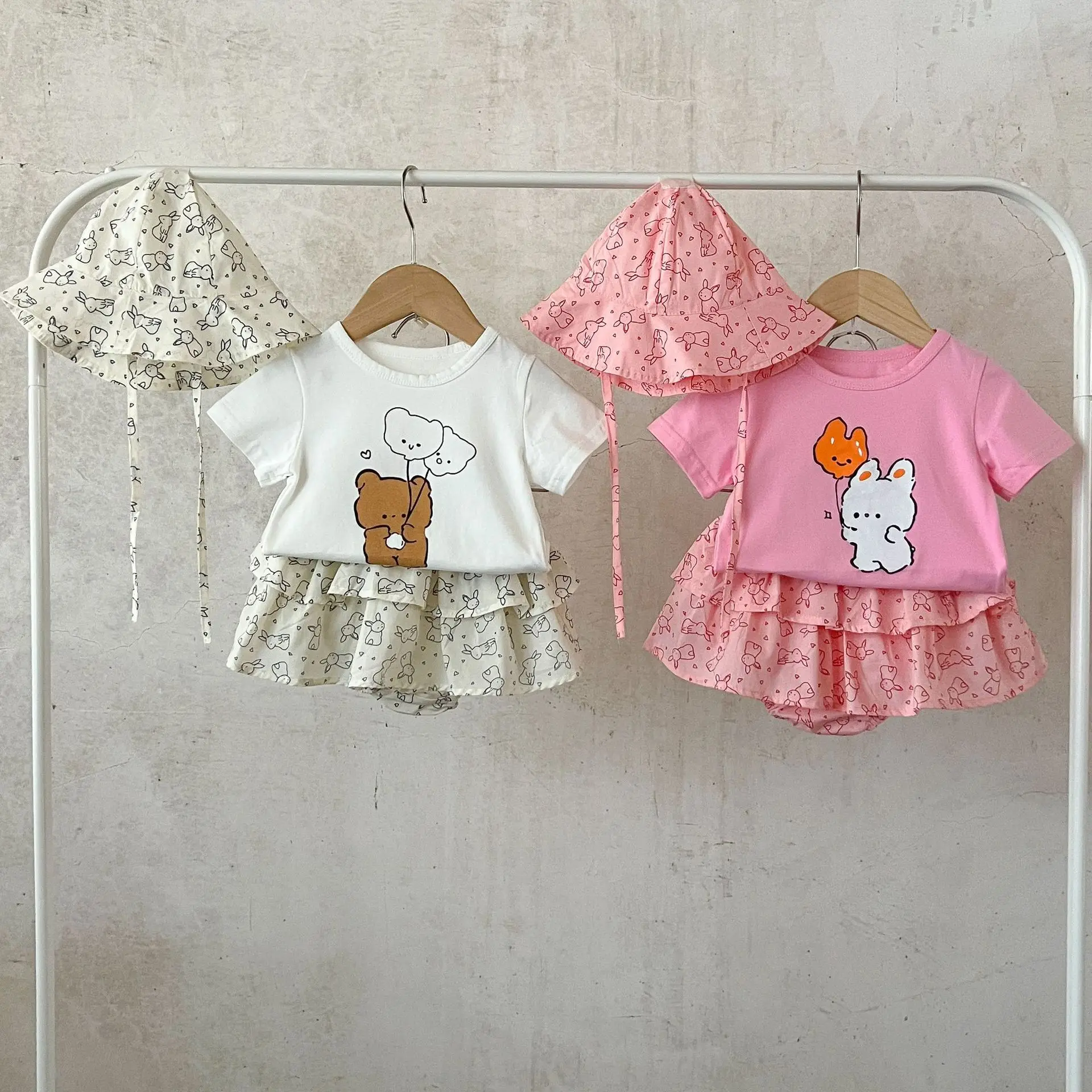 Ins Korean Version of Girls' Baby Summer T-shirt, Cake Skirt, Bread Pants Set, Newborn Trendy Outfit, Fisherman Hat Outdoor Wear
Ins Korean Version of Girls' Baby Summer T-shirt, Cake Skirt, Bread Pants Set, Newborn Trendy Outfit, Fisherman Hat Outdoor Wear