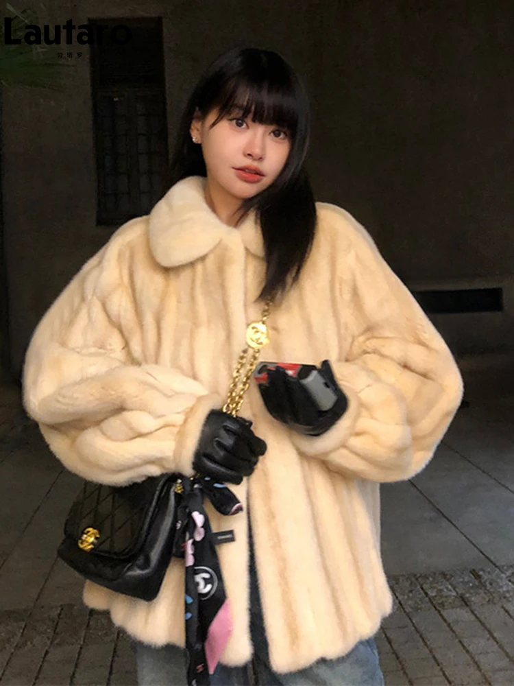 Lautaro Autumn Winter Short Thick Warm Soft Faux Mink Fur Coat Women Peter Pan Collar Elegant Stylish Luxury Chic Fluffy Jacket
Lautaro Autumn Winter Short Thick Warm Soft Faux Mink Fur Coat Women Peter Pan Collar Elegant Stylish Luxury Chic Fluffy Jacket