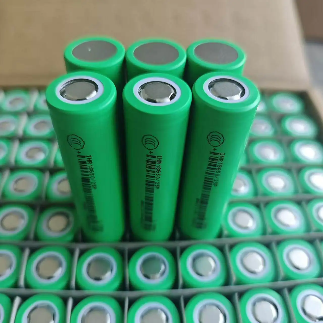 new 2026 EVE INR18650 25P 2500mAh 3.7V 30A Li-ion Rechargeable Battery Cells Portable Flashlight High Capacity Long-Lasting
new 2026 EVE INR18650 25P 2500mAh 3.7V 30A Li-ion Rechargeable Battery Cells Portable Flashlight High Capacity Long-Lasting