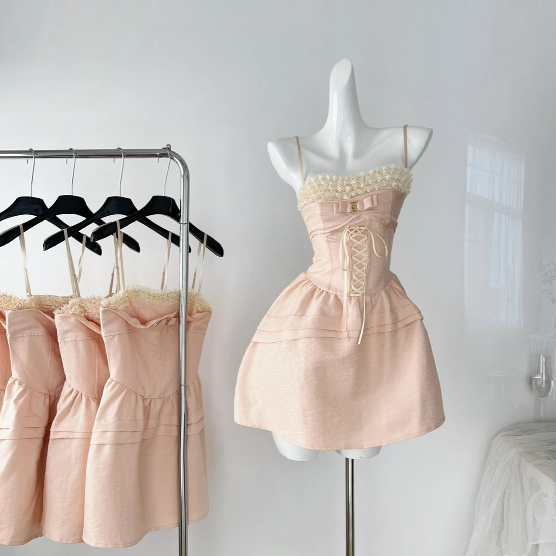 Exquisite Sweet Bow Bandage Lace Spaghetti Strap Dress Women Summer Solid Princess Birthday Party Gown Temperament Mini Dresses
Exquisite Sweet Bow Bandage Lace Spaghetti Strap Dress Women Summer Solid Princess Birthday Party Gown Temperament Mini Dresses