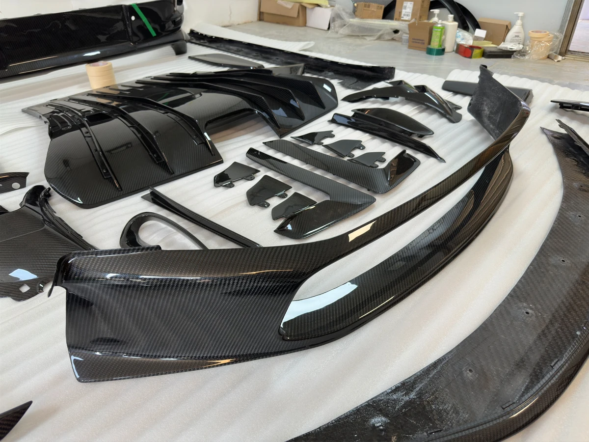 New for 992 GT3 RS OEM Style Middle Lip Dry Carbon Fiber Body Kit Upgrade for 911 GT3 RS
New for 992 GT3 RS OEM Style Middle Lip Dry Carbon Fiber Body Kit Upgrade for 911 GT3 RS