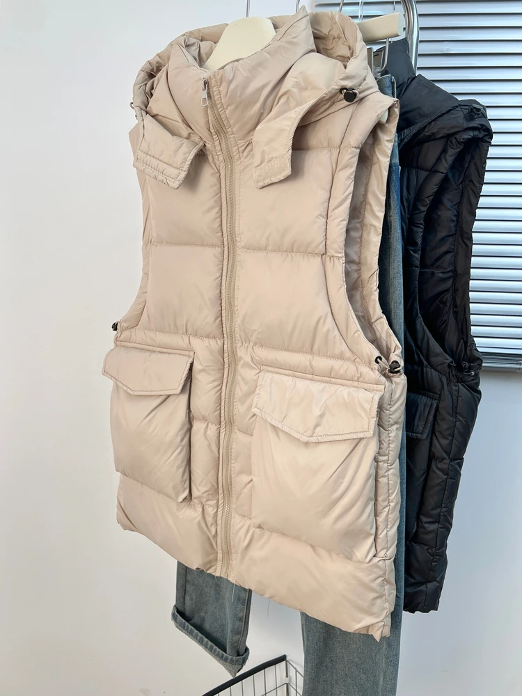 Модный свободный женский жилет с капюшоном больших размеров, осенне-зимняя новинка, дизайнерский хлопковый жилет для полных женщин
Модный свободный женский жилет с капюшоном больших размеров, осенне-зимняя новинка, дизайнерский хлопковый жилет для полных женщин