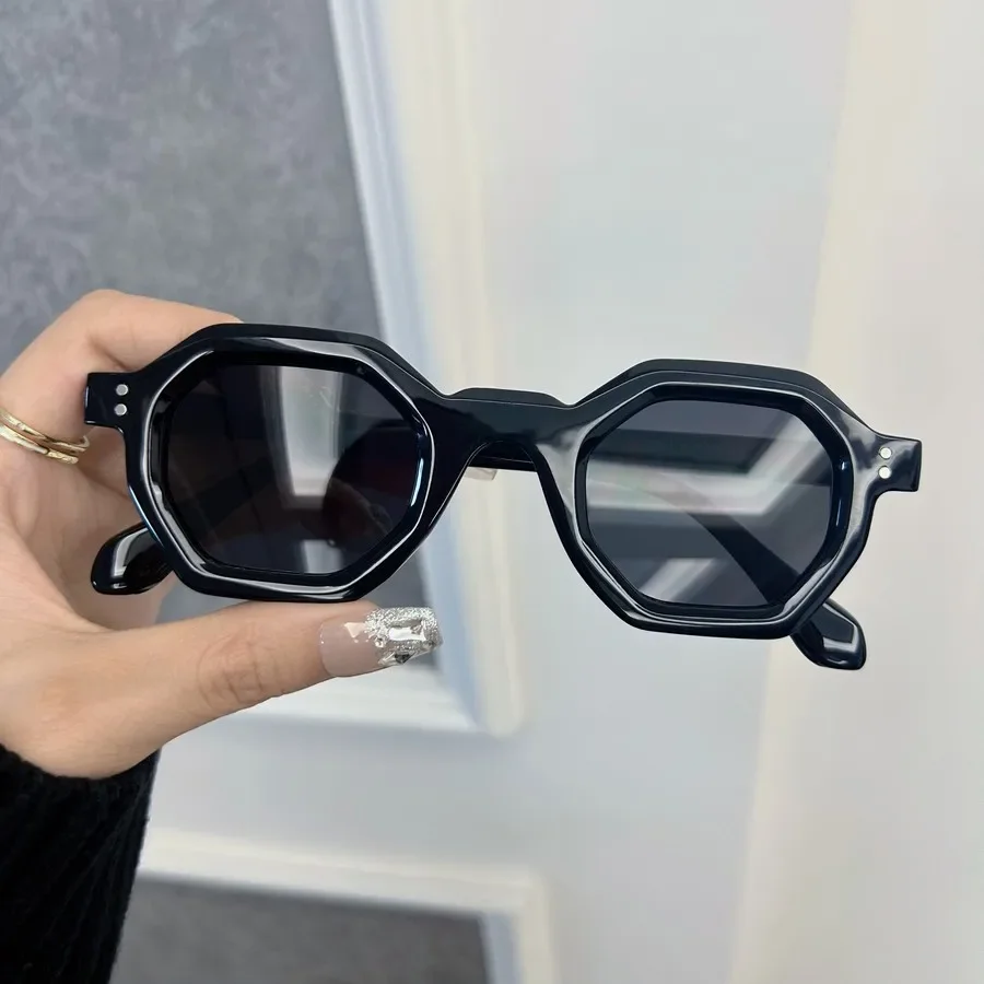 Classic Retro Round Square Sunglasses Women Men Luxury Vintage Sun Glasses Unisex Personality Eyewear
Classic Retro Round Square Sunglasses Women Men Luxury Vintage Sun Glasses Unisex Personality Eyewear