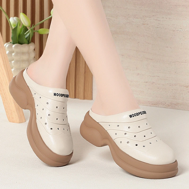 New Style Of Hole Sponge Cake Shoes For Women In Summer Thick Sole Height-Enhancing Fashion High-End Beach Bag-Toe Sandals
New Style Of Hole Sponge Cake Shoes For Women In Summer Thick Sole Height-Enhancing Fashion High-End Beach Bag-Toe Sandals