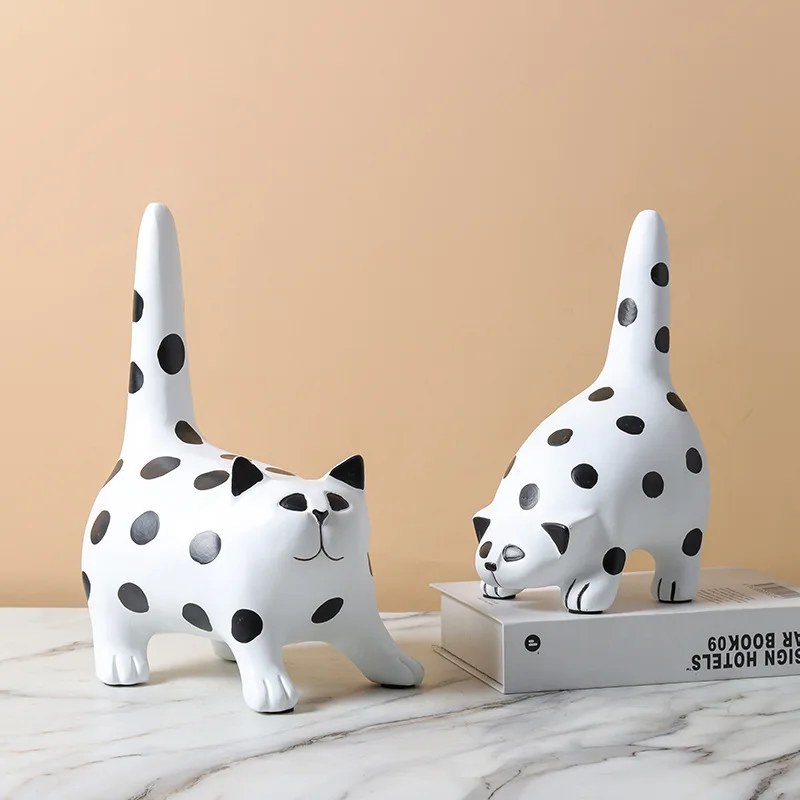 Cute Cat Ornament with Black and White Spots Room Decor Office Home Desk Living Room Decoration Housewarming Gifts
Cute Cat Ornament with Black and White Spots Room Decor Office Home Desk Living Room Decoration Housewarming Gifts