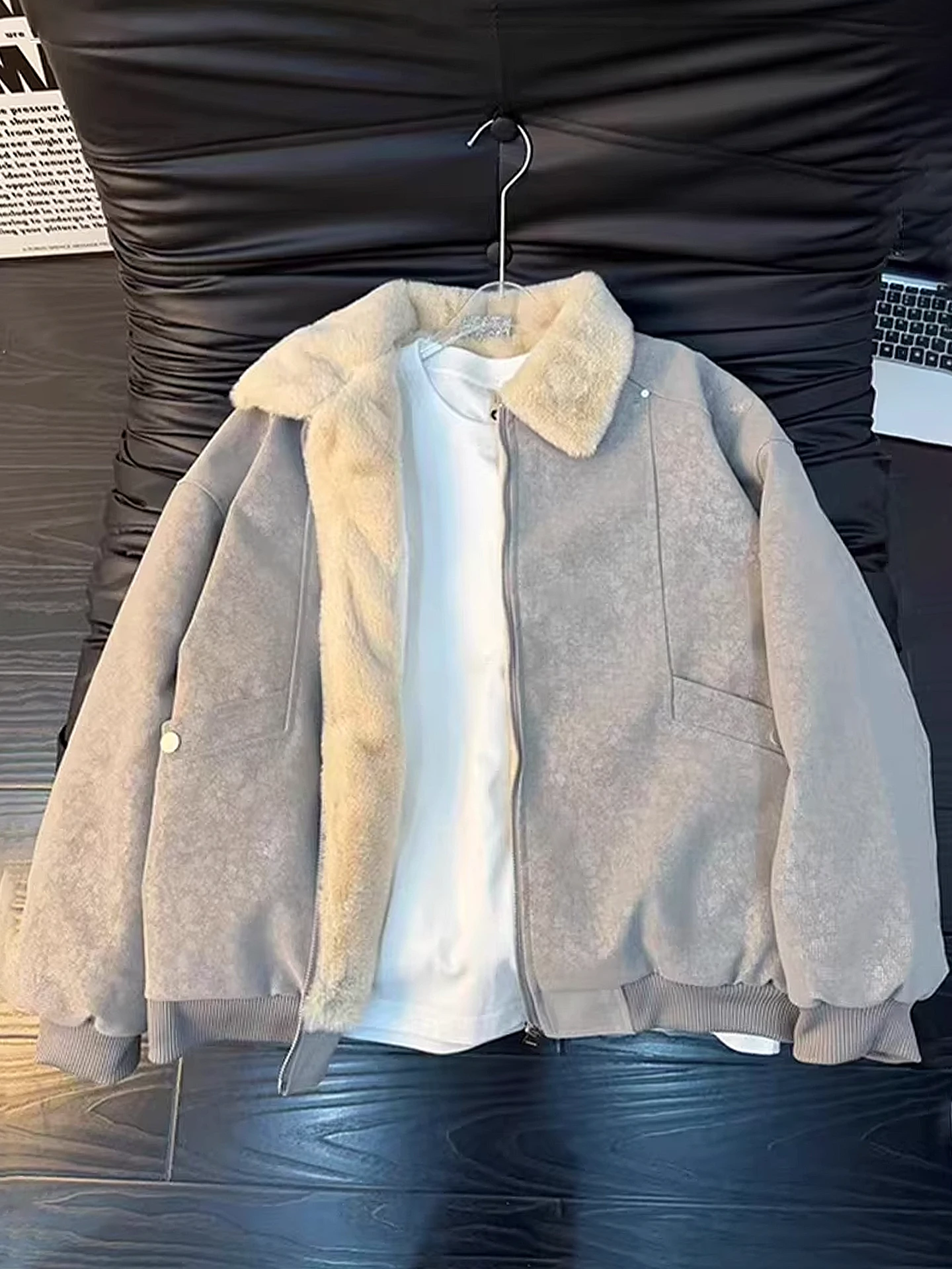 American Sle Snake Skin Pattern Thiened Lamb Velvet Cotton Jaet Men's Winter Warm Zipper Hooded Motorcycle Sle Coat
American Sle Snake Skin Pattern Thiened Lamb Velvet Cotton Jaet Men's Winter Warm Zipper Hooded Motorcycle Sle Coat