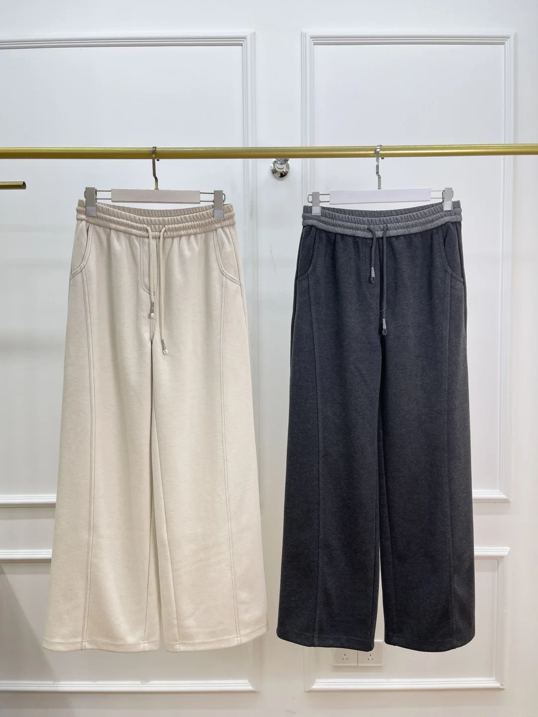 Women Color Patchwork Long Pants Beaded Drawstring Elastic Waist Loose Wide Leg Trousers
Women Color Patchwork Long Pants Beaded Drawstring Elastic Waist Loose Wide Leg Trousers