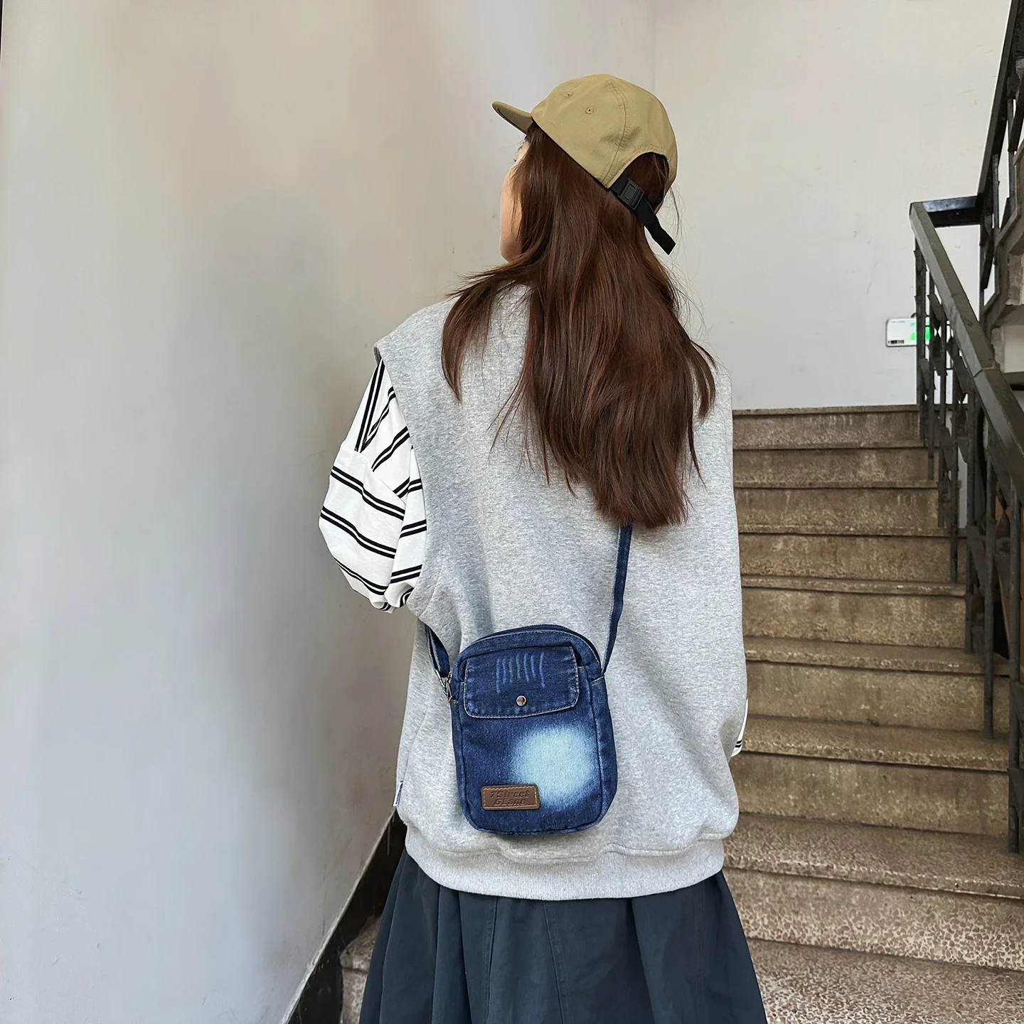 Washed Jean Women's Bag Gradient Shoulder Bag Mini Denim Messenger Bag Y2K Eco Bag Korean Shopper Cowboy Handbag Vintage Satchel
Washed Jean Women's Bag Gradient Shoulder Bag Mini Denim Messenger Bag Y2K Eco Bag Korean Shopper Cowboy Handbag Vintage Satchel