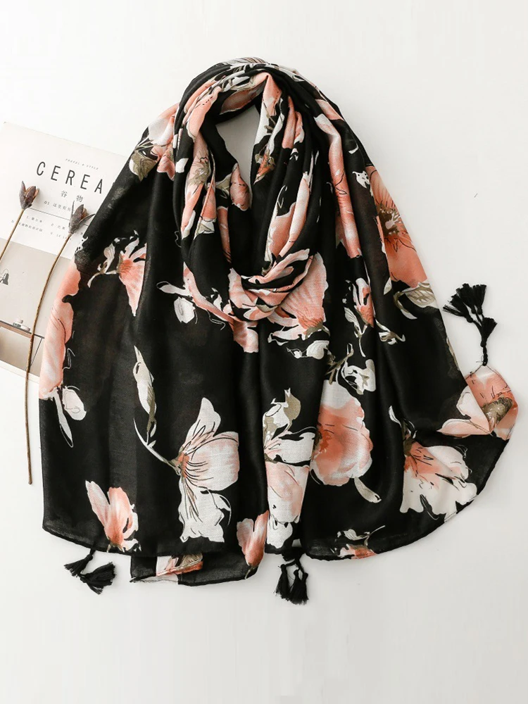 Retro Women Silk Scarf Black Floral Print Bright Silk Wrap Shawls Lady Sunscreen Bandana Hijab Scarve Pareo Headscarf Boho New
Retro Women Silk Scarf Black Floral Print Bright Silk Wrap Shawls Lady Sunscreen Bandana Hijab Scarve Pareo Headscarf Boho New