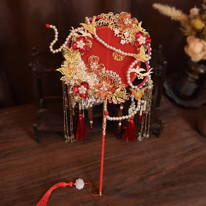 Феникс Ханфу красное готовое веер ручной Xiuhe свадебный круглый веер для свадьбы покрытие лица традиционный китайский свадебный веер
Феникс Ханфу красное готовое веер ручной Xiuhe свадебный круглый веер для свадьбы покрытие лица традиционный китайский свадебный веер