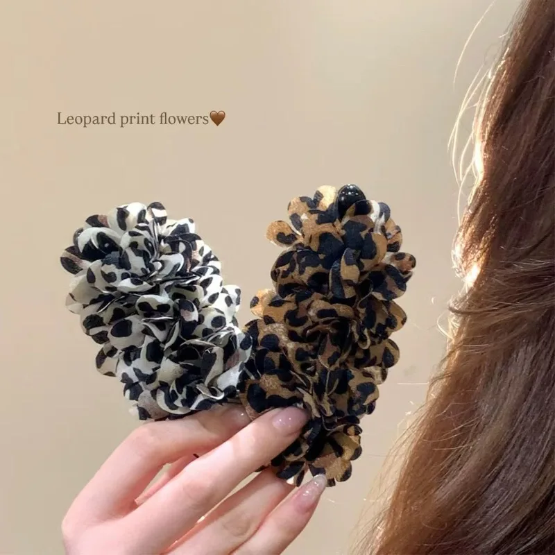 Новинка 2023 года, заколка-банан с леопардовым принтом, коготь для женщин, толстая заколка для волос для хвоста, резинки для волос, заколки, аксессуары для волос
Новинка 2023 года, заколка-банан с леопардовым принтом, коготь для женщин, толстая заколка для волос для хвоста, резинки для волос, заколки, аксессуары для волос