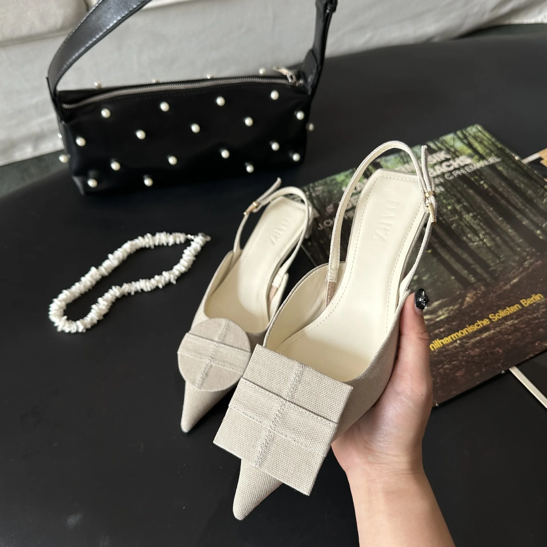 Fairy Denim Sweet Matching Skirt, Shoes, Temperament, Wrapped Sandals, Spring 2024, Strap Up Single Shoe, Pointed Fashion
Fairy Denim Sweet Matching Skirt, Shoes, Temperament, Wrapped Sandals, Spring 2024, Strap Up Single Shoe, Pointed Fashion