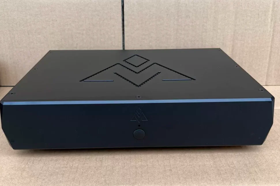 Black clock style All aluminum amplifier chassis / Preamplifier case / AMP Enclosure DIY box (350 *70*260mm)
Black clock style All aluminum amplifier chassis / Preamplifier case / AMP Enclosure DIY box (350 *70*260mm)