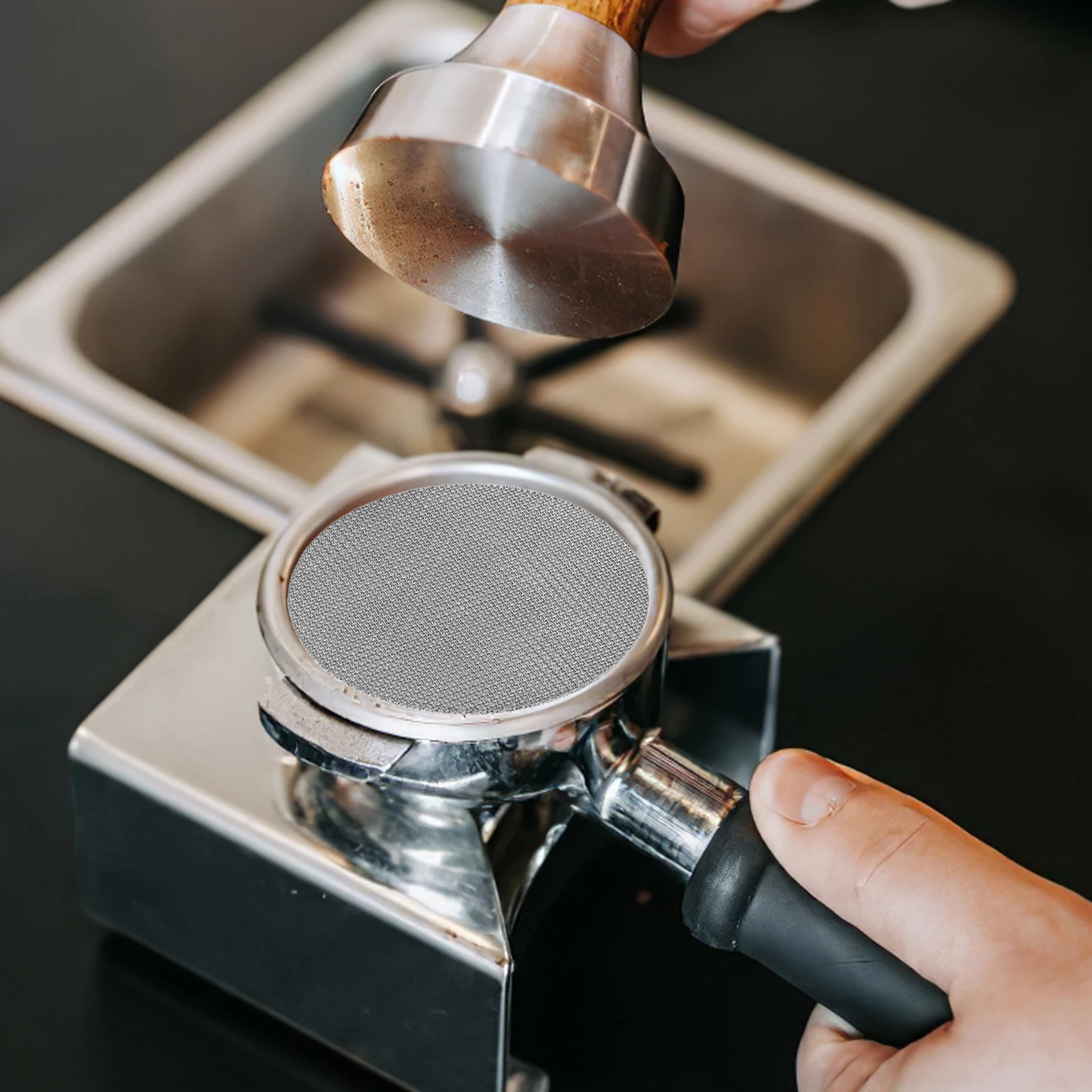 Coffee Handle Powder Ring Carrier with Feeder Filter Electric Holder Filters for Percolators Aluminum Alloy Separator Tool
Coffee Handle Powder Ring Carrier with Feeder Filter Electric Holder Filters for Percolators Aluminum Alloy Separator Tool