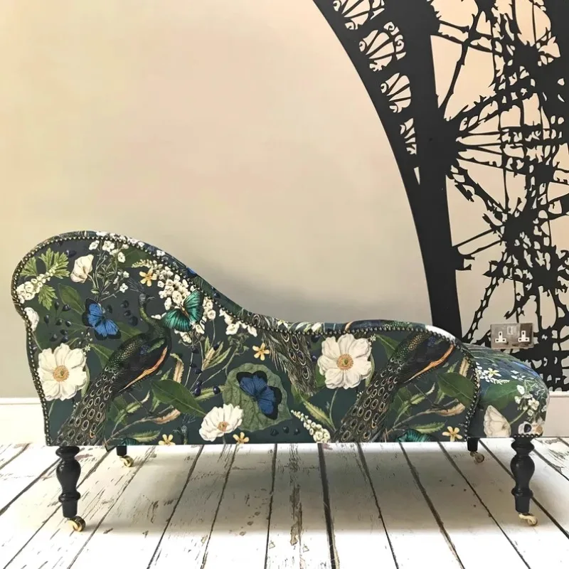 French medieval pastoral color fabric single chair villa master bedroom bedside stool leisure recliner retro chaise longue chair
French medieval pastoral color fabric single chair villa master bedroom bedside stool leisure recliner retro chaise longue chair