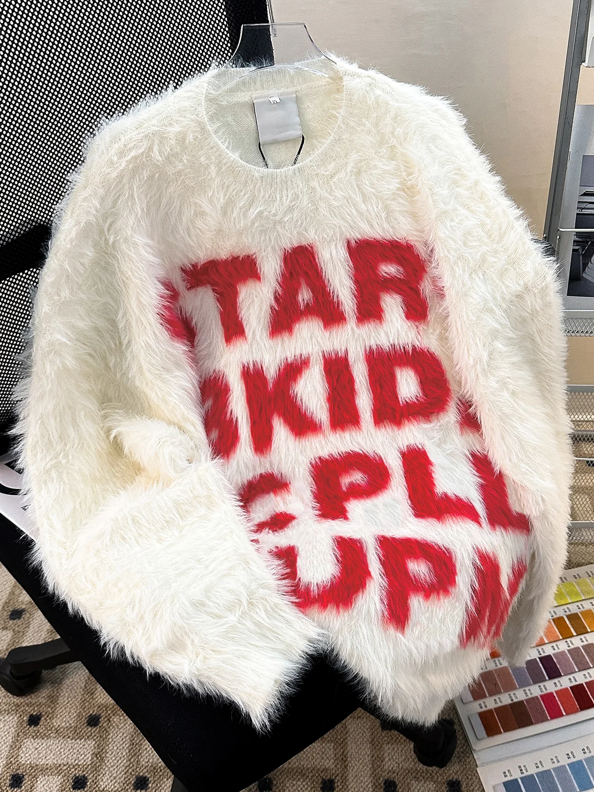 Мужской вязаный свитер на осень-зиму, круглый вырез, свободный крой, из вельвета, теплый, в стиле ретро, модный, с геометрическим узором
Мужской вязаный свитер на осень-зиму, круглый вырез, свободный крой, из вельвета, теплый, в стиле ретро, модный, с геометрическим узором