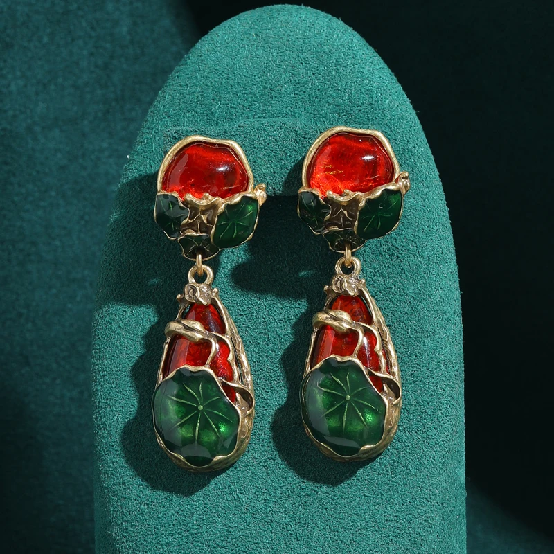 High Quality Vintage Glass Red Drop Earring Pendent Green Lotus Leaf Antique Gold Plated Jewelry For Women 2026 Festival
High Quality Vintage Glass Red Drop Earring Pendent Green Lotus Leaf Antique Gold Plated Jewelry For Women 2026 Festival