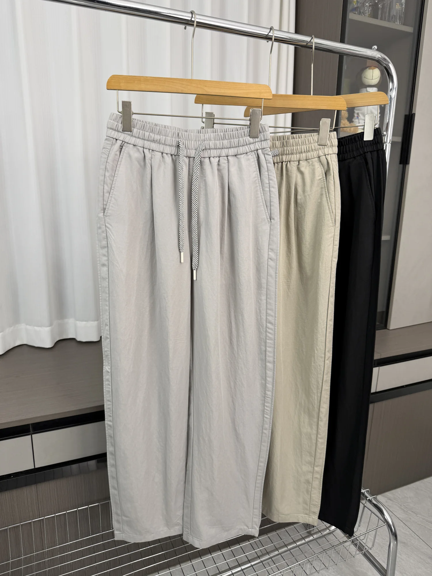 Men's Casual Linen Pants Spring Summer Breathable Comfortable Loose Fit Straight Leg Pants Fashionable Color
Men's Casual Linen Pants Spring Summer Breathable Comfortable Loose Fit Straight Leg Pants Fashionable Color