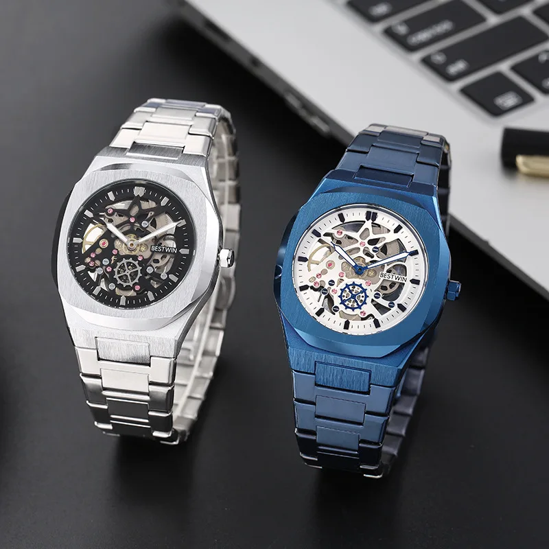 XL Fashion Alloy Watch for Men, Hollow Butterfly Buckle Men's Quartz Watch
XL Fashion Alloy Watch for Men, Hollow Butterfly Buckle Men's Quartz Watch