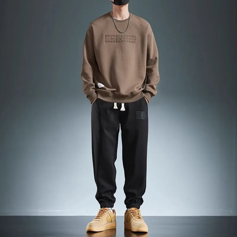 Sports sweater suit men's spring and autumn high-end casual two-piece set fashion versatile solid color jumper letter printing
Sports sweater suit men's spring and autumn high-end casual two-piece set fashion versatile solid color jumper letter printing