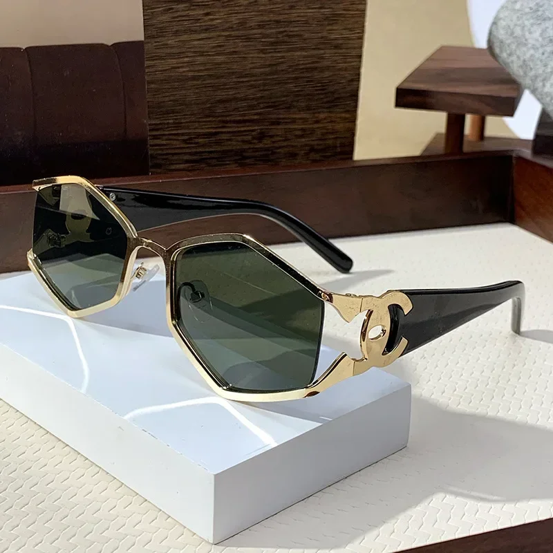 New Cool Fashion Sunglasses Metal Trend Women Polygon Internet Celebrity Street Shot Ladies Glasses Luxury Sunglasses Gafas
New Cool Fashion Sunglasses Metal Trend Women Polygon Internet Celebrity Street Shot Ladies Glasses Luxury Sunglasses Gafas