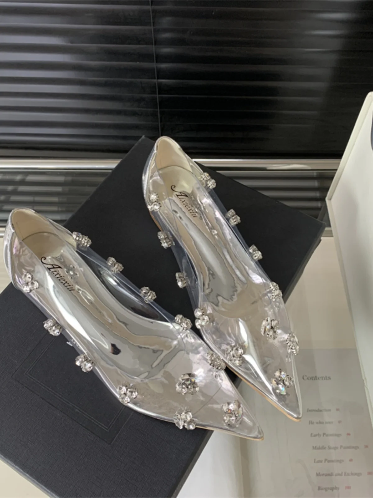 Новое поступление, женские прозрачные сексуальные Princ oe 2025 с острым носком на низком каблуке, с кристаллами и бриллиантами, одиночные oe из ПВХ, Upaded
Новое поступление, женские прозрачные сексуальные Princ oe 2025 с острым носком на низком каблуке, с кристаллами и бриллиантами, одиночные oe из ПВХ, Upaded