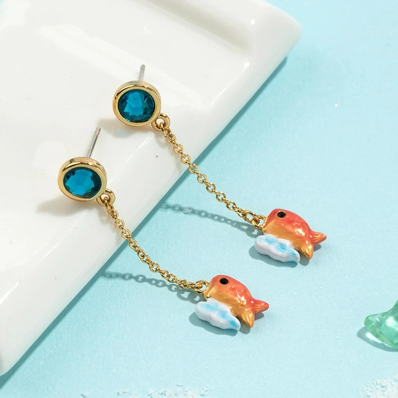 China National Trend Hand-painted Enamel Three-dimensional Auspicious Cloud Koi Earrings Cute Sweet Good Luck Ear Decoration
China National Trend Hand-painted Enamel Three-dimensional Auspicious Cloud Koi Earrings Cute Sweet Good Luck Ear Decoration
