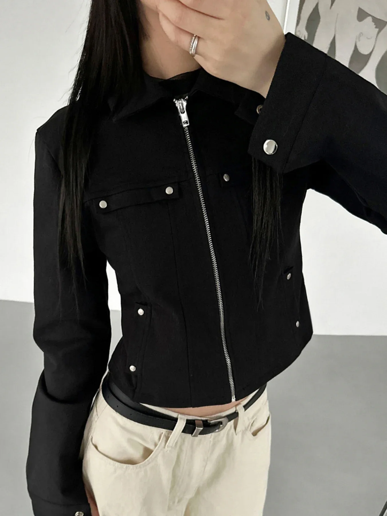 2025 Women's Y2K Style Rivet Jacket Black Zip-Up with Pockets Long Sleeve Coats Cropped Design Fashion Outfits 90s
2025 Women's Y2K Style Rivet Jacket Black Zip-Up with Pockets Long Sleeve Coats Cropped Design Fashion Outfits 90s