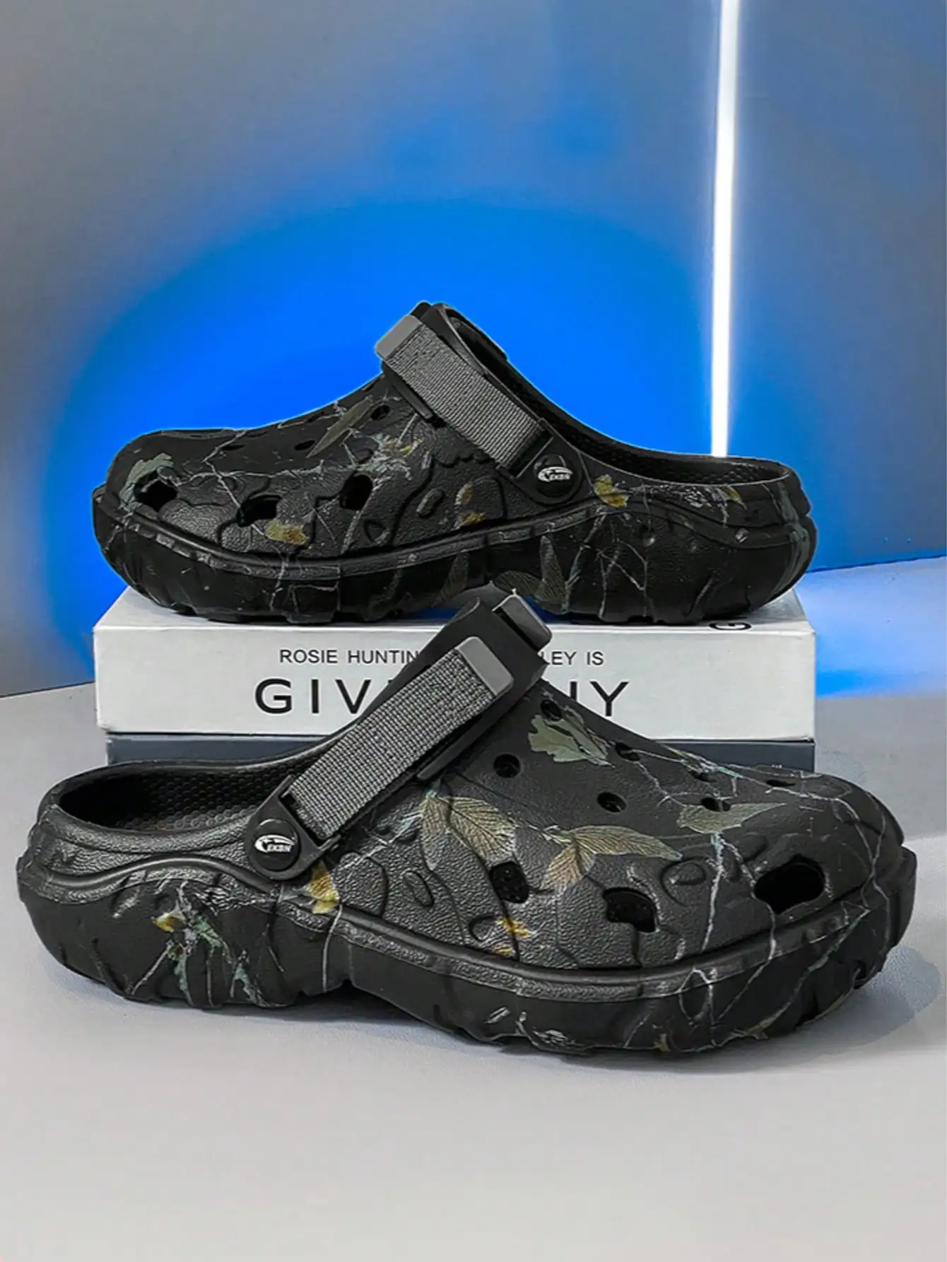 Men's Summer Outdoor Breathable Sandals, Camouflage Leaf Print, EVA Soft Sole, Anti-Slip Thick Sole, Closed Toe Design, Arch Support, Suitable For Hiking, Camping, Beach, Street, Lightweight & Durable Slip-On Casual Shoes
Men's Summer Outdoor Breathable Sandals, Camouflage Leaf Print, EVA Soft Sole, Anti-Slip Thick Sole, Closed Toe Design, Arch Support, Suitable For Hiking, Camping, Beach, Street, Lightweight & Durable Slip-On Casual Shoes