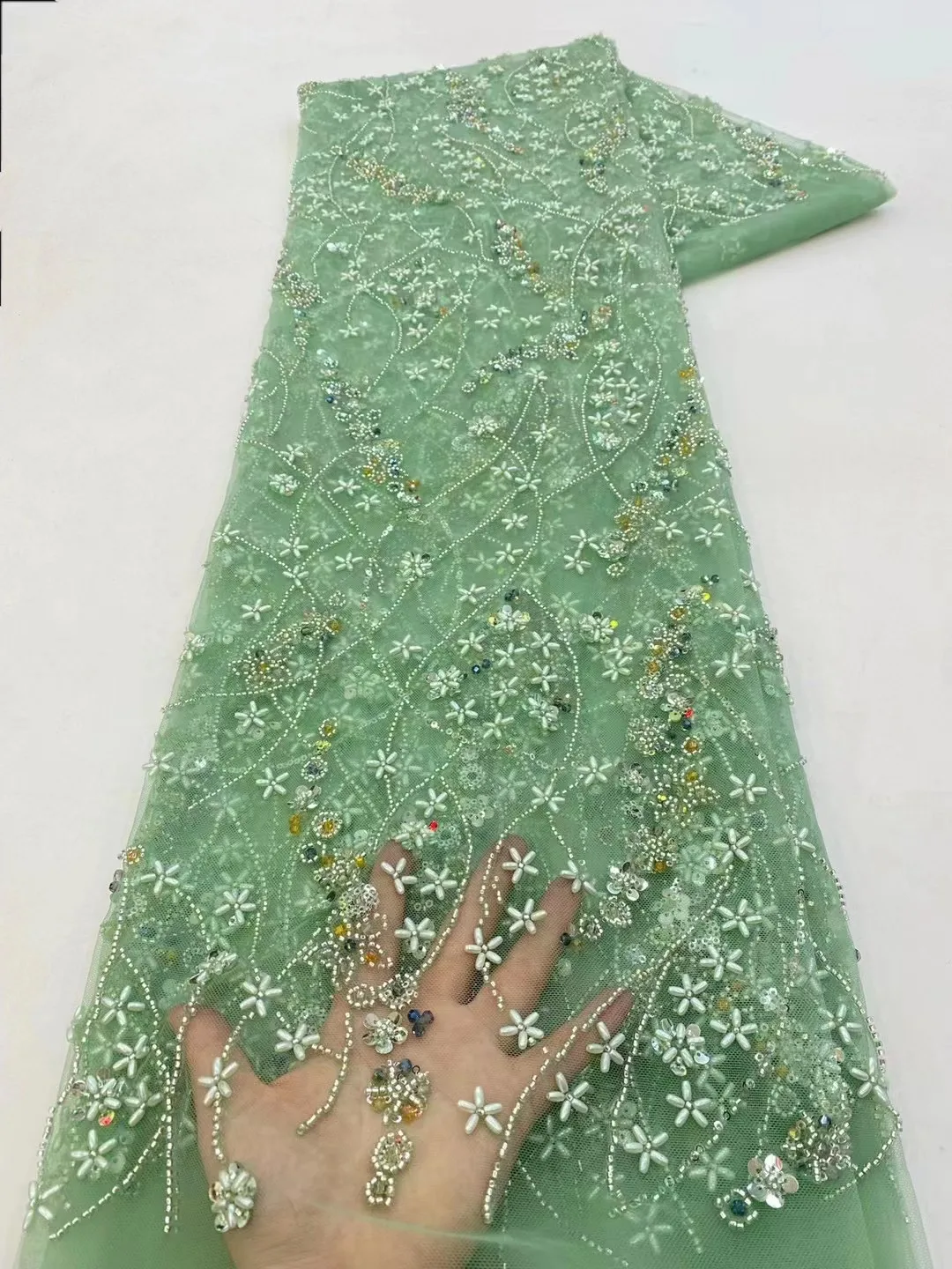 African Tulle Lace Fabric French Sequins Beaded Groom Emroiderey Mesh Lace Fabric High Quality Lace For Nigerian Wedding
African Tulle Lace Fabric French Sequins Beaded Groom Emroiderey Mesh Lace Fabric High Quality Lace For Nigerian Wedding