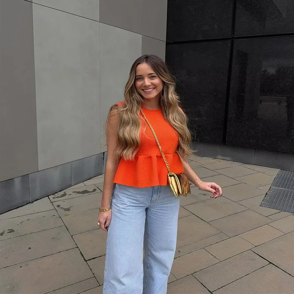 Fashion Vibrant Orange Round Neck Sleeveless Splicing Wide Pleated Edge Women Pullover Knit Vest Sweater Spring
Fashion Vibrant Orange Round Neck Sleeveless Splicing Wide Pleated Edge Women Pullover Knit Vest Sweater Spring
