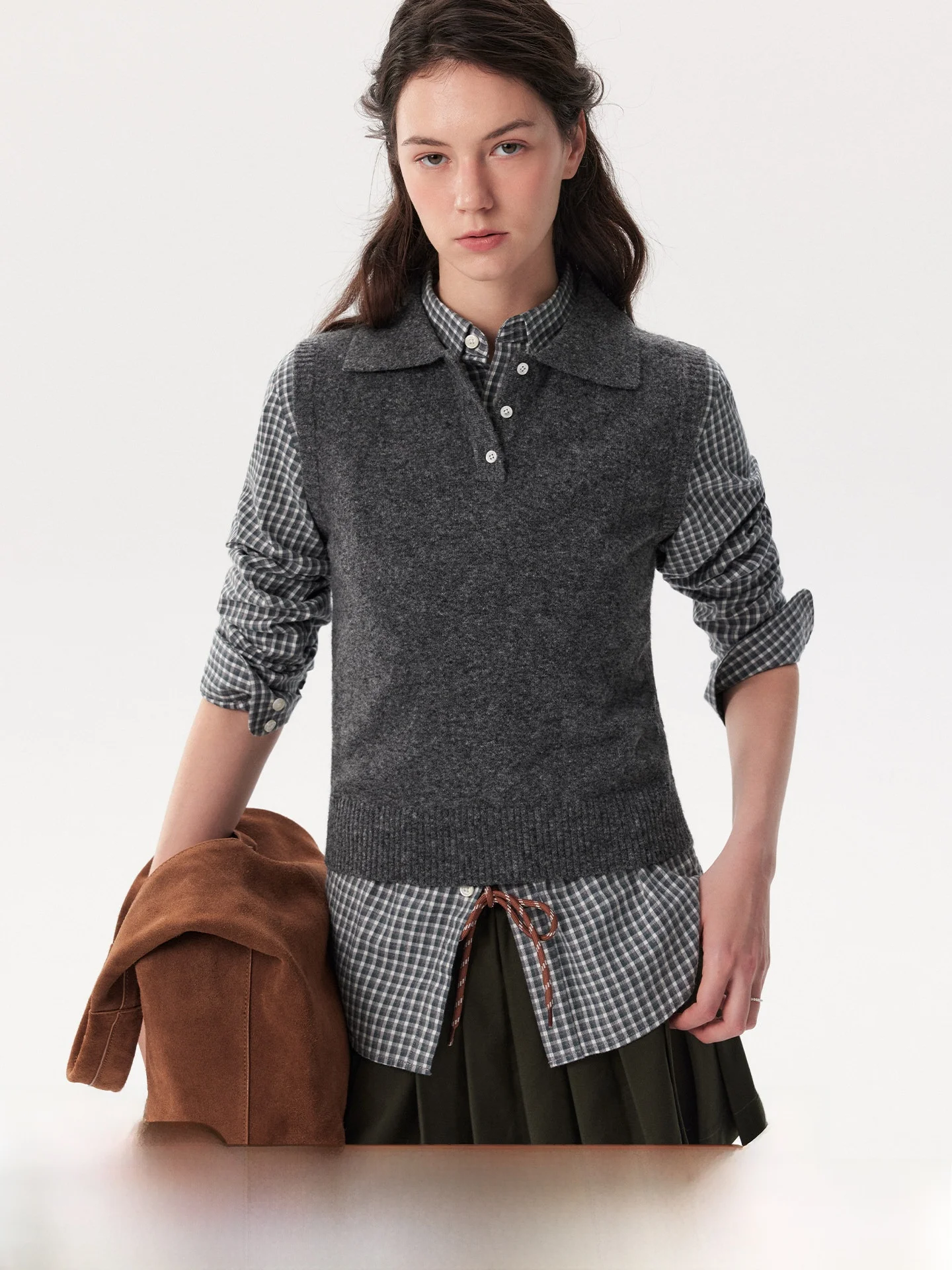 Новый осенний комплект из двух предметов: жилет и брюки в клетку из смесовой шерсти с пуговицами, повседневный, теплый, для многослойного ношения
Новый осенний комплект из двух предметов: жилет и брюки в клетку из смесовой шерсти с пуговицами, повседневный, теплый, для многослойного ношения