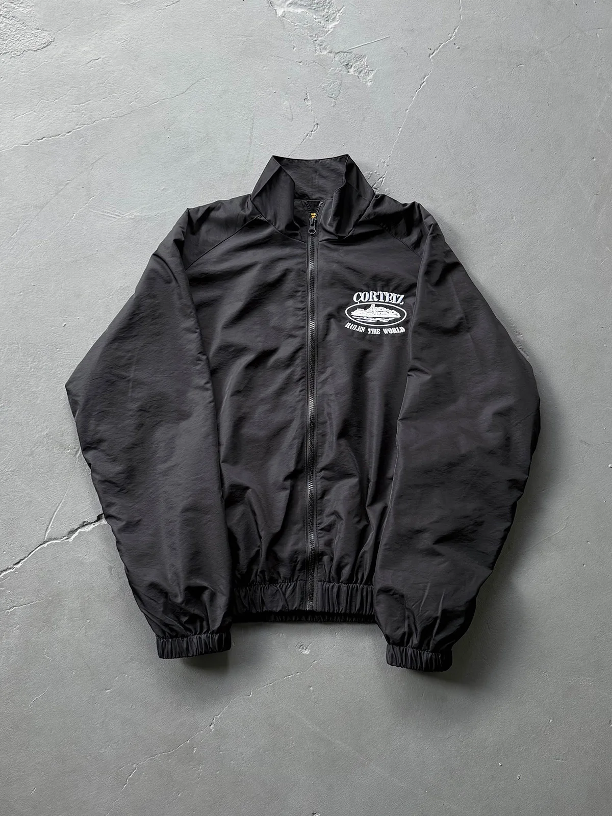 VIBE American Trendy Jaet with Embroidered Letters Thin Stand Collar Men's Sportswear Outerwear for Autumn Season
VIBE American Trendy Jaet with Embroidered Letters Thin Stand Collar Men's Sportswear Outerwear for Autumn Season