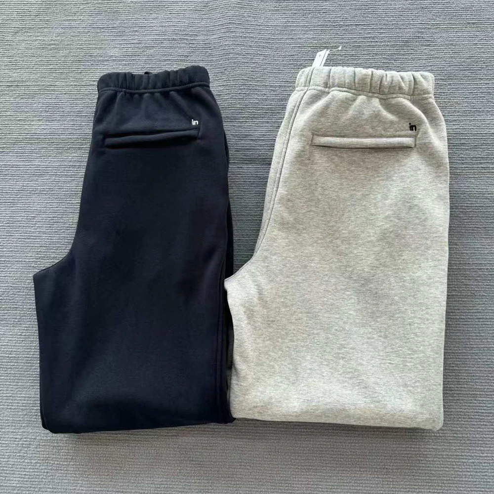 Мужские зимние утепленные спортивные брюки прямого кроя на флисовой подкладке с эластичным поясом и шнурком, повседневные, с вышивкой
Мужские зимние утепленные спортивные брюки прямого кроя на флисовой подкладке с эластичным поясом и шнурком, повседневные, с вышивкой