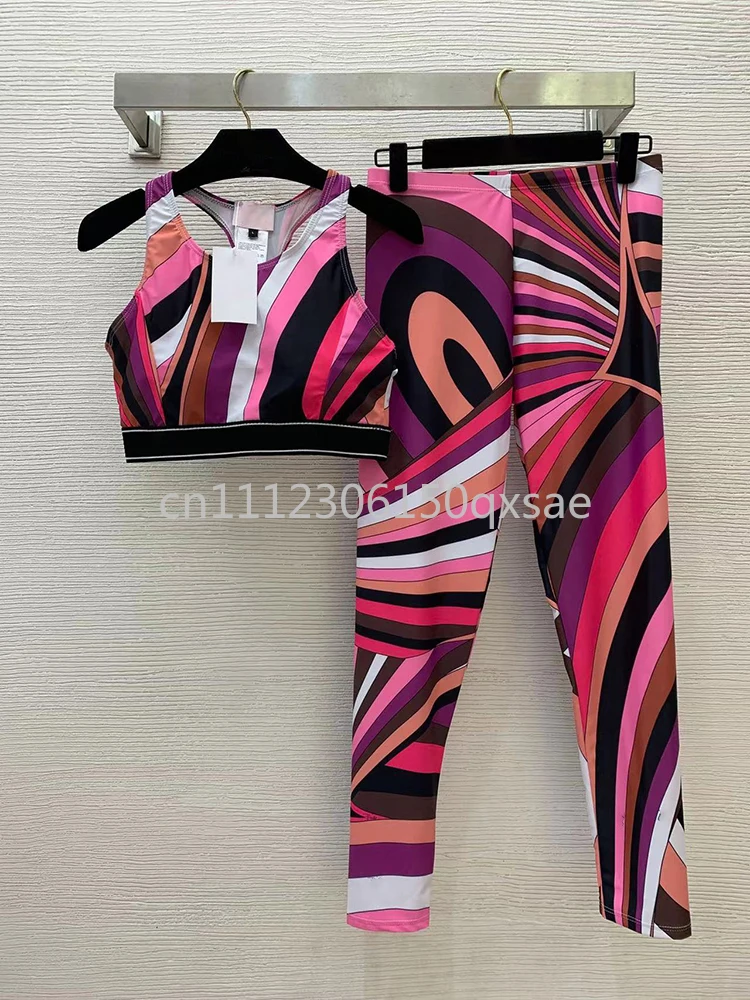 Fashion Design Women's Purple Yoga Sets with Letter Signature Logo Luxury Brand Sports Pants Sets Lady Swimwear Beachwear
Fashion Design Women's Purple Yoga Sets with Letter Signature Logo Luxury Brand Sports Pants Sets Lady Swimwear Beachwear