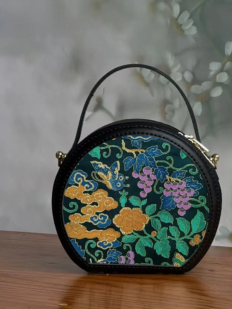 Handmade Pieced Leather DIY Material Bag for Sewing Boredom Buster round Cake Bag Szechuan Brocade Bag Kit Chinese Style
Handmade Pieced Leather DIY Material Bag for Sewing Boredom Buster round Cake Bag Szechuan Brocade Bag Kit Chinese Style