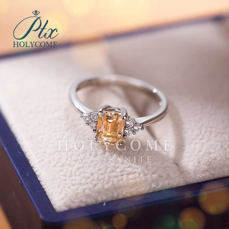 Holycome Jewelry Moissanite Emerald Shape Rings 1.0CT Champagne Color With GRA 925 Sterling Silver For Women Wedding Jewelry
Holycome Jewelry Moissanite Emerald Shape Rings 1.0CT Champagne Color With GRA 925 Sterling Silver For Women Wedding Jewelry