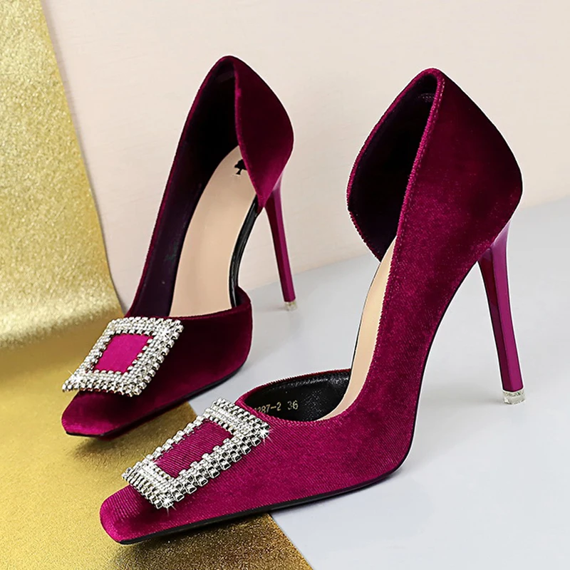 Women Square Diamonds Decor Slip on Shoes High Heels Sandals Dress Office Ladies Suede Side Cut Out Pumps
Women Square Diamonds Decor Slip on Shoes High Heels Sandals Dress Office Ladies Suede Side Cut Out Pumps