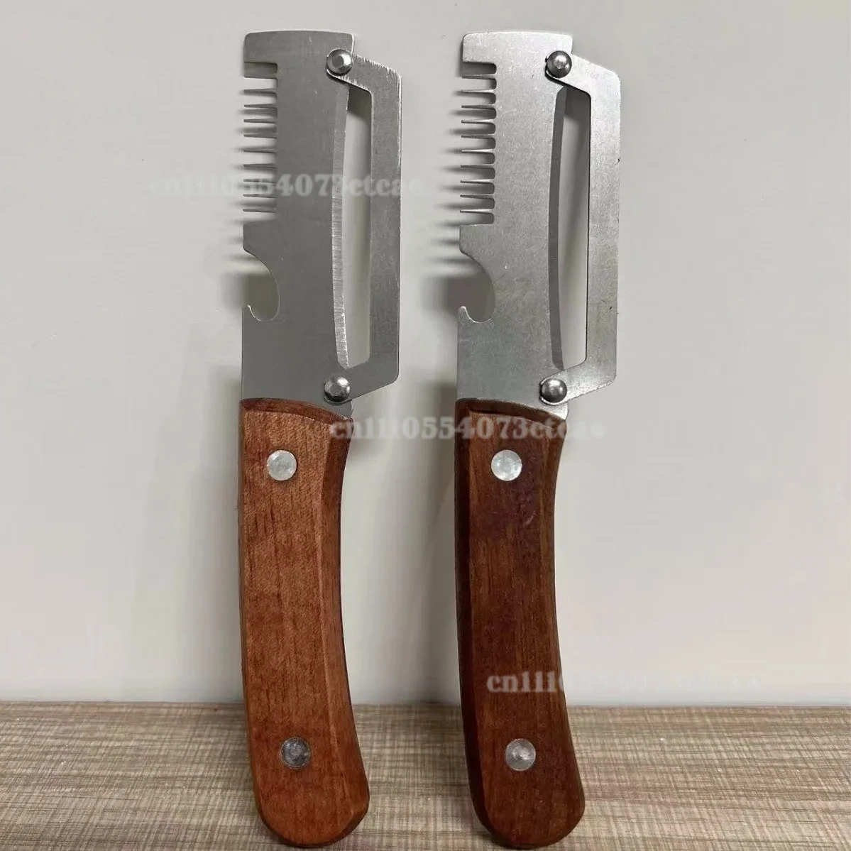 Multifunctional 3-in-1 Stainless Steel Wooden Vegetable Peeler Kitchen Gadget for Fruits Vegetables Peeling Slicing
Multifunctional 3-in-1 Stainless Steel Wooden Vegetable Peeler Kitchen Gadget for Fruits Vegetables Peeling Slicing