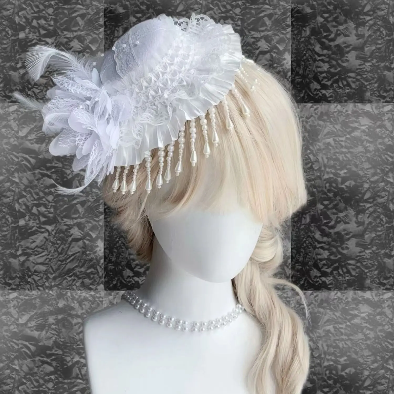 Vintage Lace Tassel Gothic Mini Hat Dark Lolita Handmade Feather Headwear Retro Noble Lolita Hair Accessory
Vintage Lace Tassel Gothic Mini Hat Dark Lolita Handmade Feather Headwear Retro Noble Lolita Hair Accessory