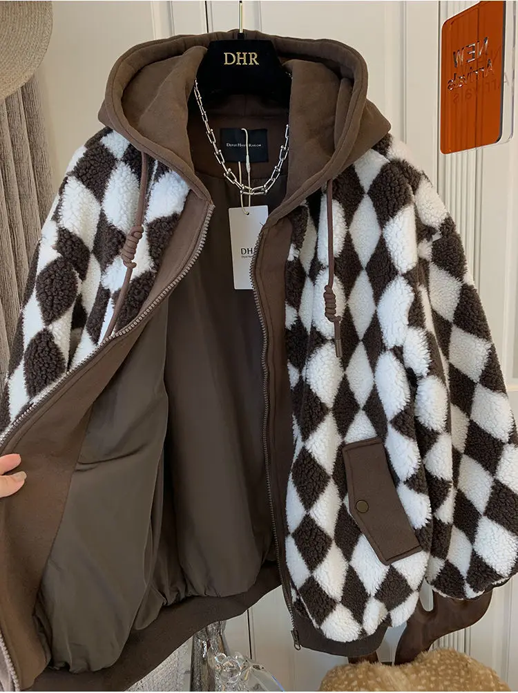 Women Retro Checkerboard Lambswool Hooded Teddy Coat Fake 2pcs Plaids Velvet Hoodies Jacket Sweatshirts Cardigan Streetwear Tops
Women Retro Checkerboard Lambswool Hooded Teddy Coat Fake 2pcs Plaids Velvet Hoodies Jacket Sweatshirts Cardigan Streetwear Tops