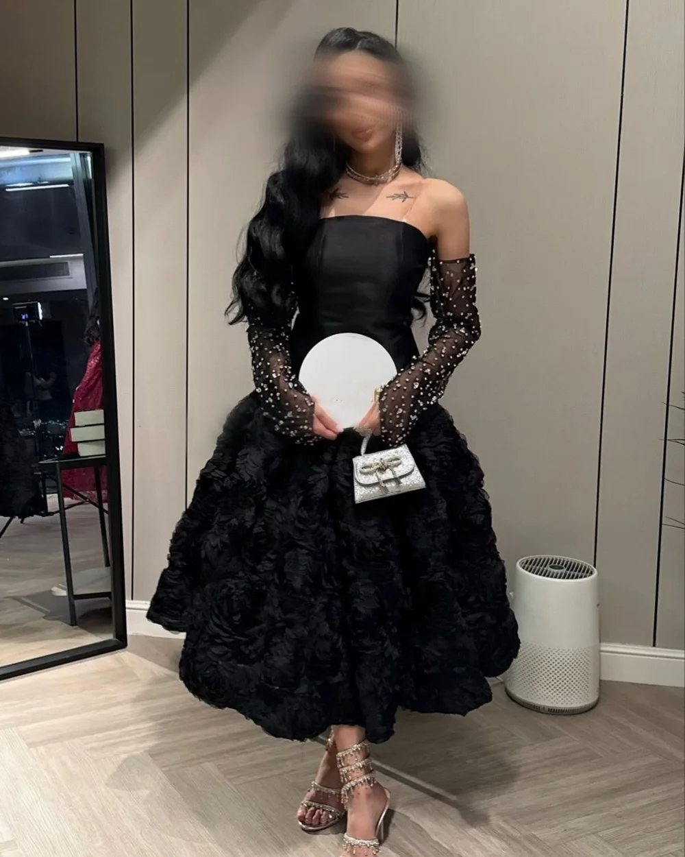 Индивидуальные замысловатые блестящие платья ручной работы с цветами и стразами трапециевидной формы без бретелек миди платья на заказ доступны размеры
Индивидуальные замысловатые блестящие платья ручной работы с цветами и стразами трапециевидной формы без бретелек миди платья на заказ доступны размеры