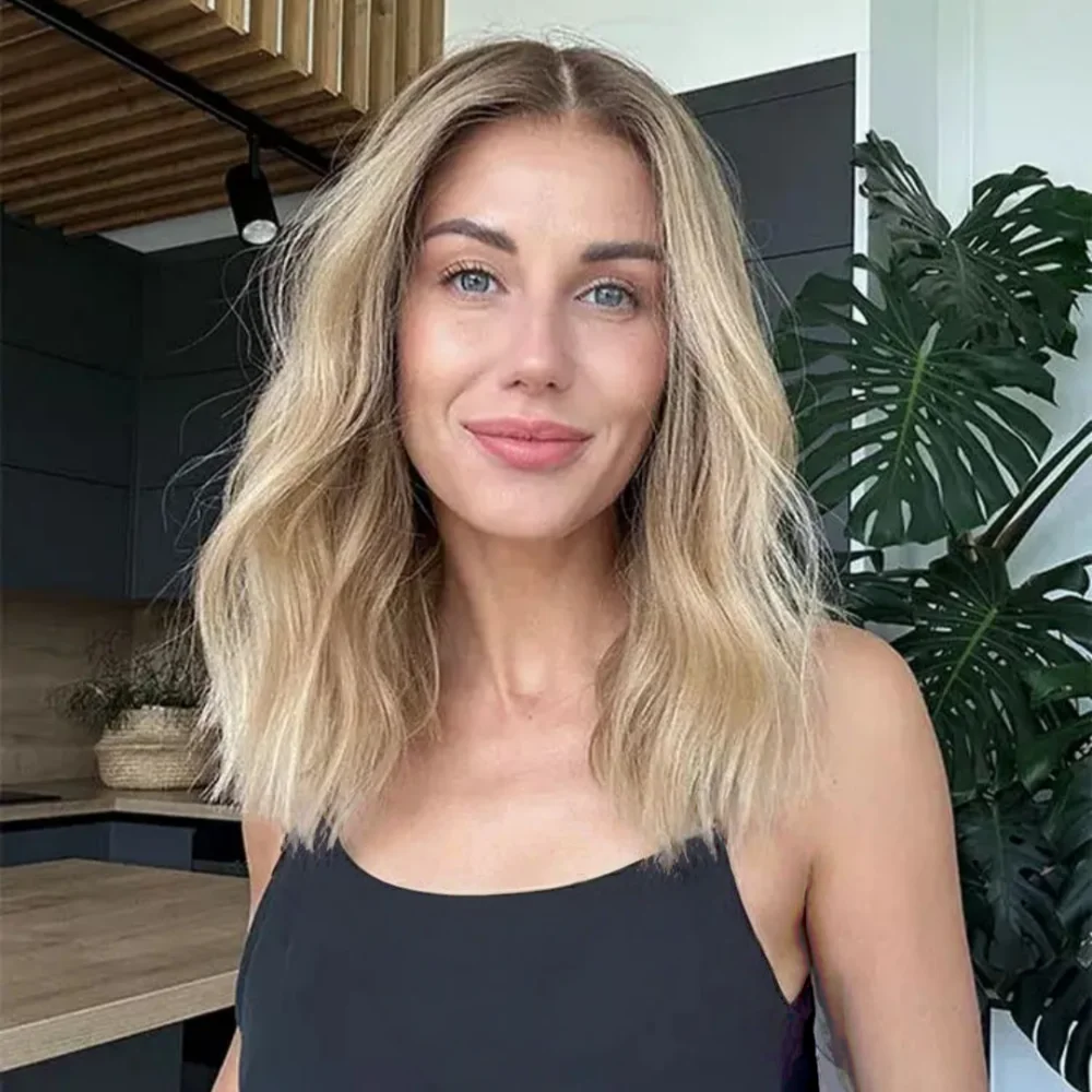 Soft Highlight Blond Wave Hair 150 density and 13×4 100%human hair wig lace front wig, with baby hair pre plucked
Soft Highlight Blond Wave Hair 150 density and 13×4 100%human hair wig lace front wig, with baby hair pre plucked