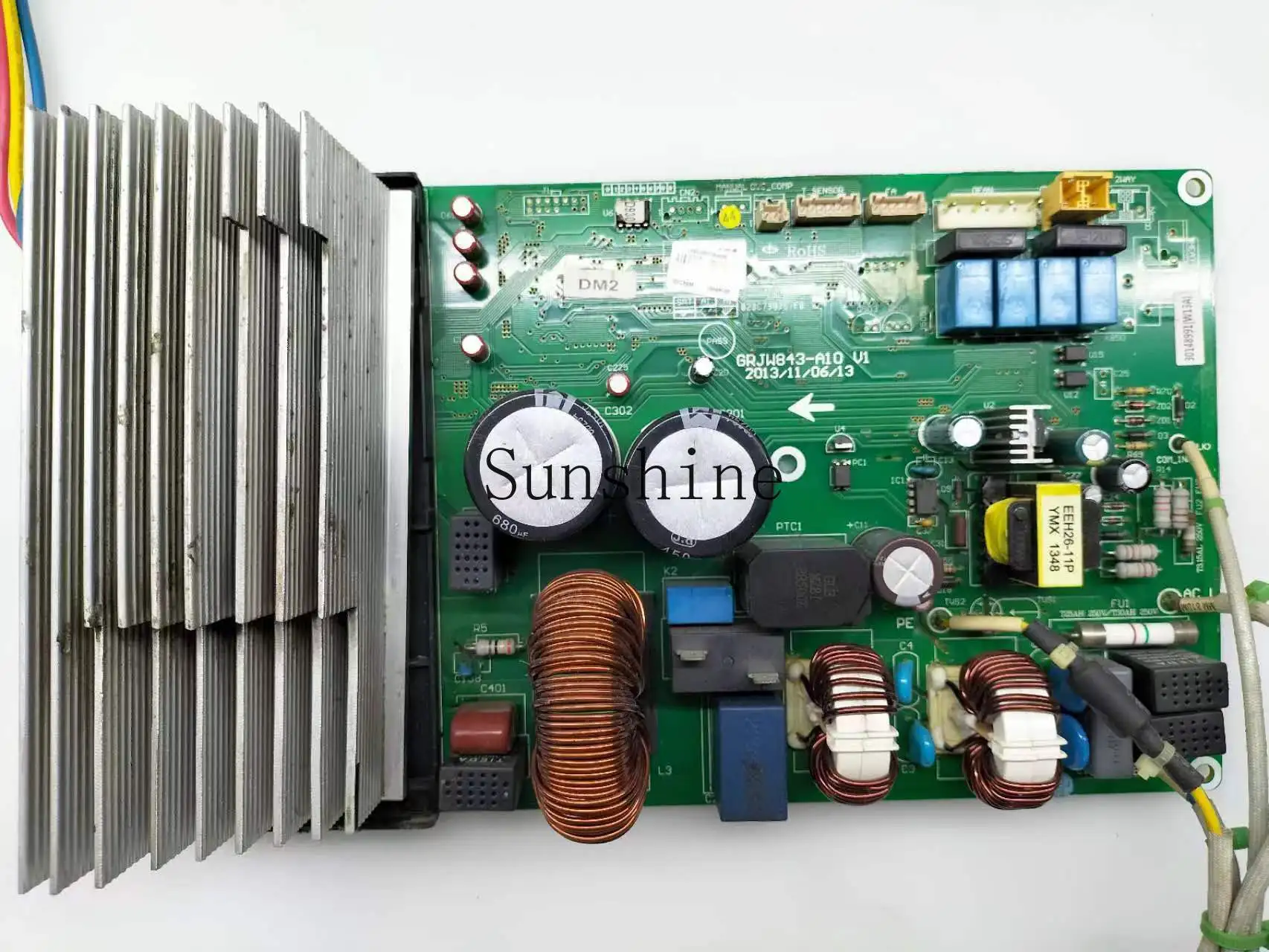 Cabinet frequency conversion main board New computer board Universal external air conditioner universal board
Cabinet frequency conversion main board New computer board Universal external air conditioner universal board