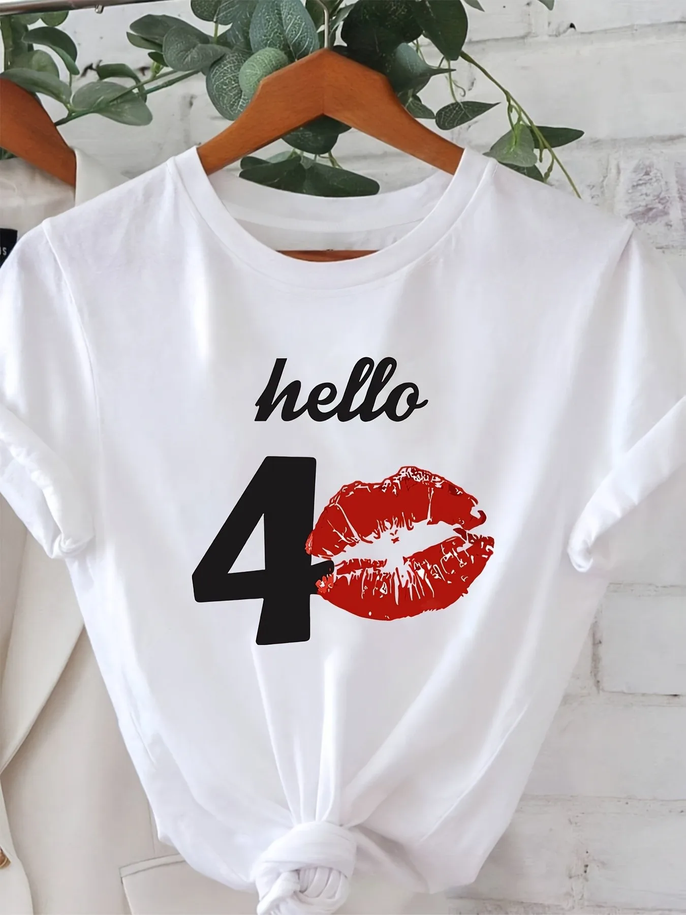 Plus size women's short sleeve T-shirt Hello Forty Lips Print comfortable soft fabric summer outfits women's clothing
Plus size women's short sleeve T-shirt Hello Forty Lips Print comfortable soft fabric summer outfits women's clothing